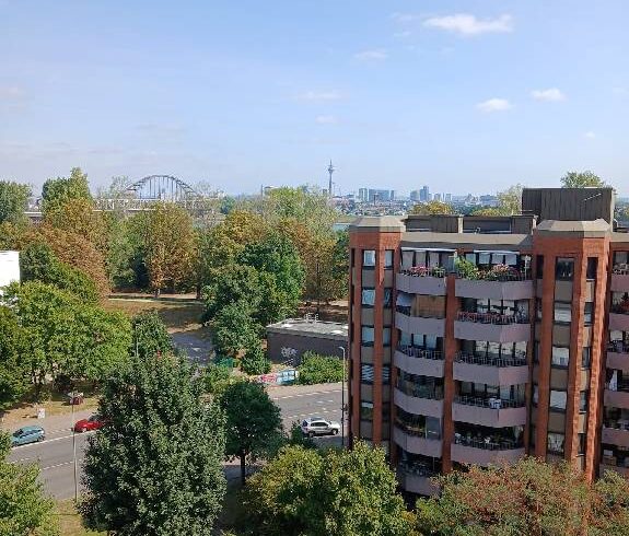 Appartement mit Südbalkon und Junggesellenküche im Rheinparkcenter