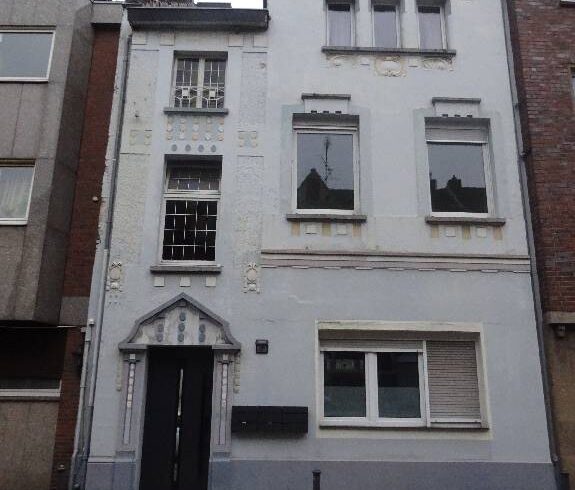 Traumhaftes im Jugendstil gebautes 3 Familienhaus aus dem Jahr 1908 im Dreikönigenviertel