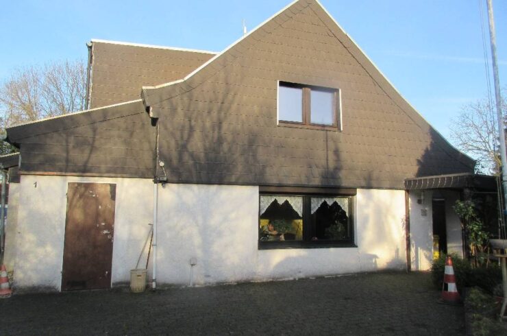 EFH mit kleinem Garten in Neuss – Speck